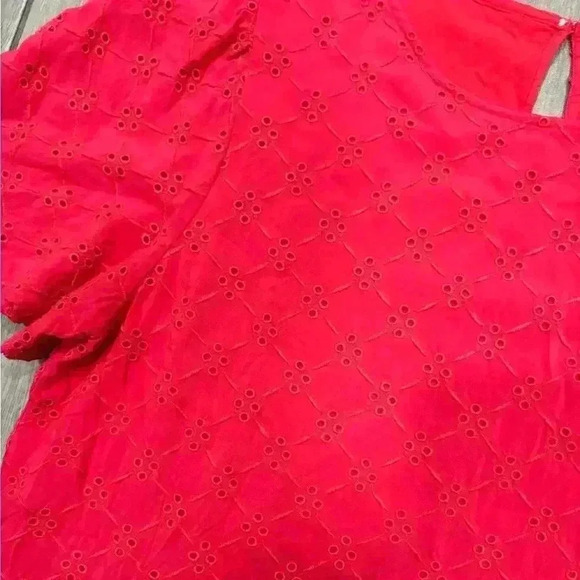 LOFT Floral Eyelet Cropped Top size Medium - Picture 5 of 5